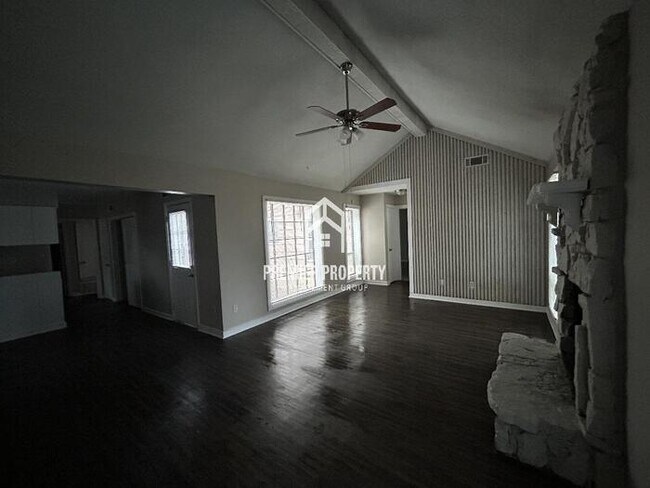 Building Photo - 5740 Ingleside Dr