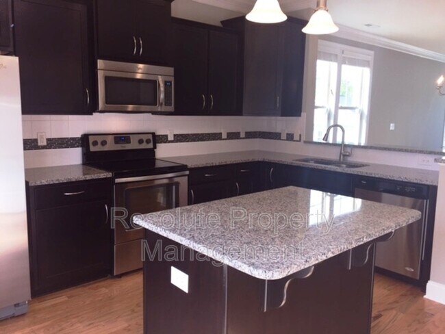 Foto del edificio - 550 Village Loop Dr