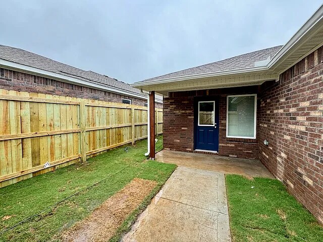 Foto del edificio - 2440 N Raven Ln