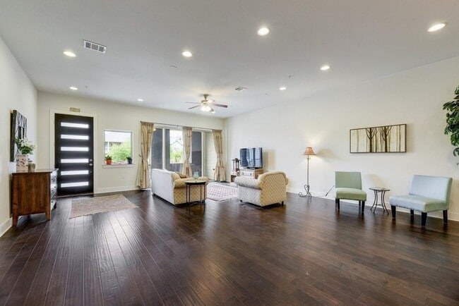 Building Photo - 4211 Berkman Dr