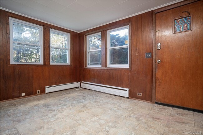 Building Photo - 551 S Pascack Rd