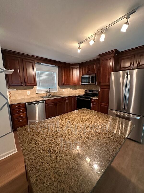 Building Photo - 2811 Arrowood Dr