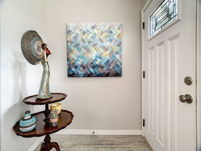 Building Photo - PENDING