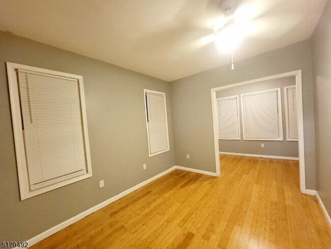 Foto del edificio - 43 Harding Terrace