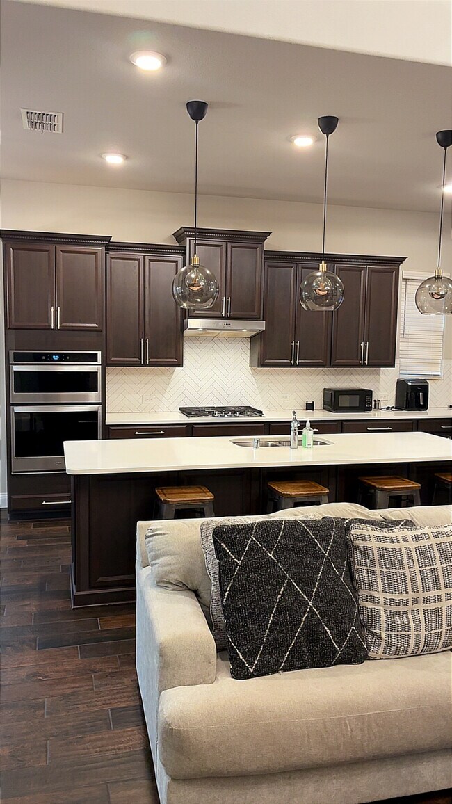 Building Photo - 3012 Mulberry Ave