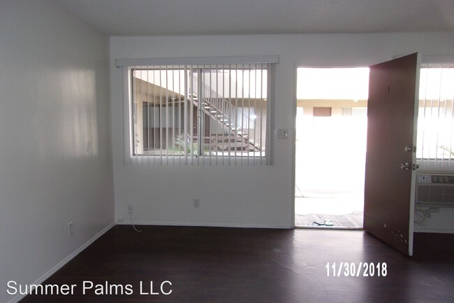 Building Photo - 1 br, 1 bath Apartment - 508 S. Victoria Ave.