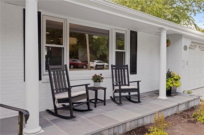 Foto del edificio - 331 Third Beach Rd