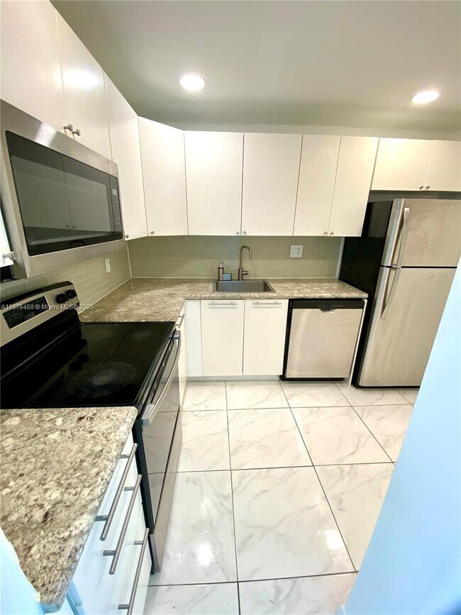 Foto del edificio - 1825 W 44th Pl