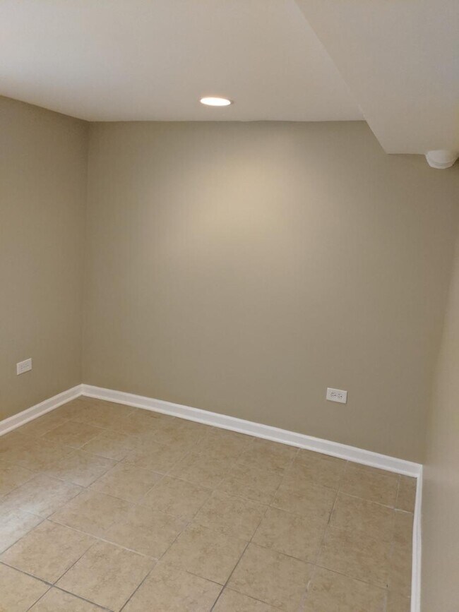 Foto del edificio - 2614 N Springfield Ave