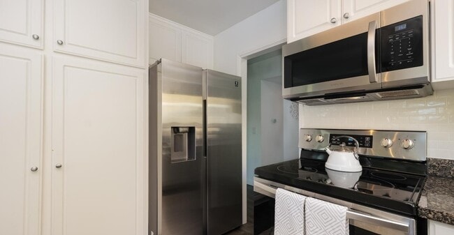 Building Photo - 17181 W Bernardo Dr