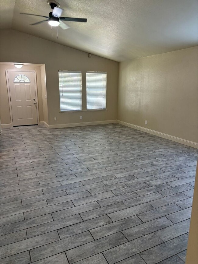 Building Photo - 1748 River Run Dr