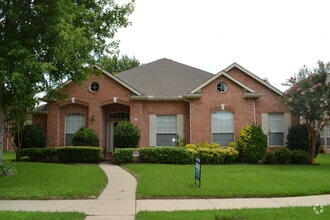 Building Photo - 4400 Avebury Dr