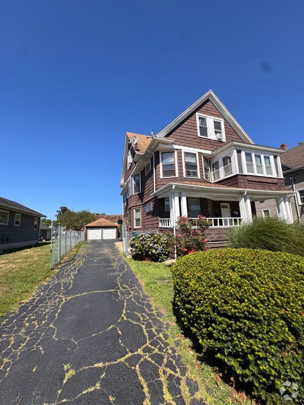 Building Photo - 29 Bowe Ave