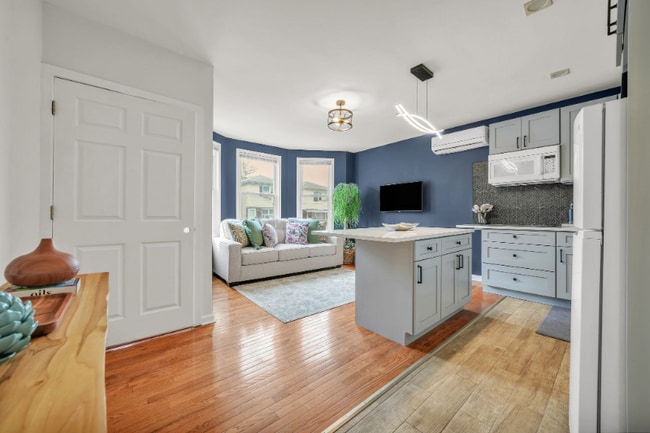 Building Photo - 84 Neptune Ave