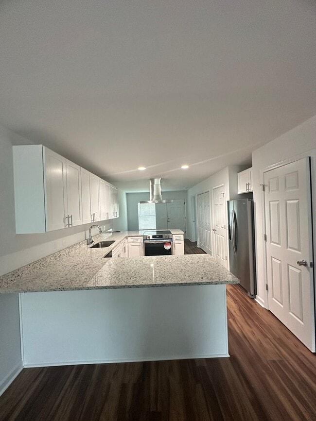 Foto del edificio - Southern Winds Subdivision!  End Unit...