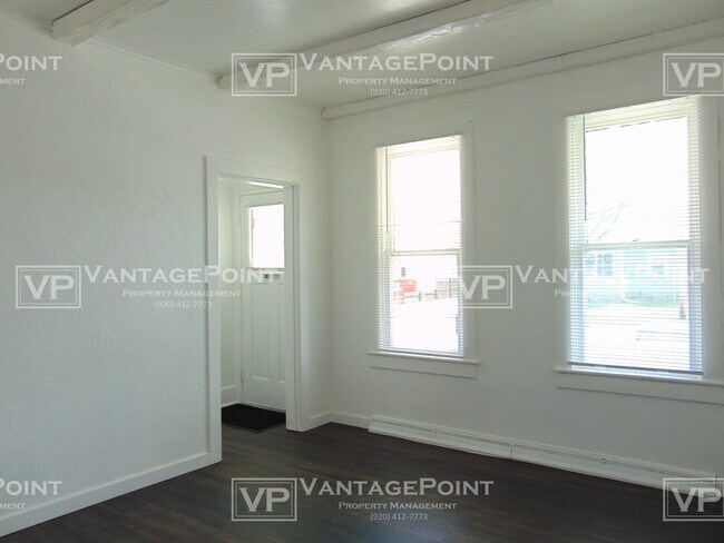 Foto del edificio - 114 S Irwin Ave