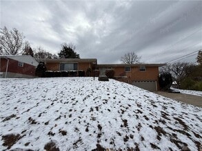 Building Photo - 2650 Loris Dr