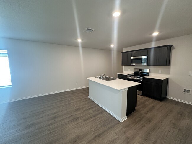 Foto del edificio - 1413 Brook Ln