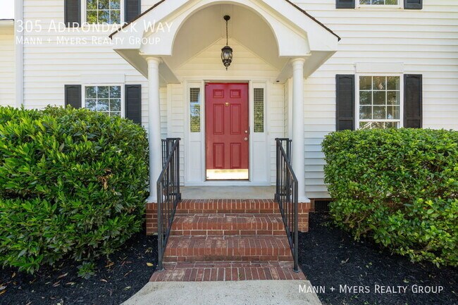 Building Photo - 305 Adirondack Way