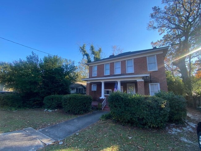 Foto del edificio - 2712 Preston St. Unit 1/2- UPSTAIRS/PRE-LE...