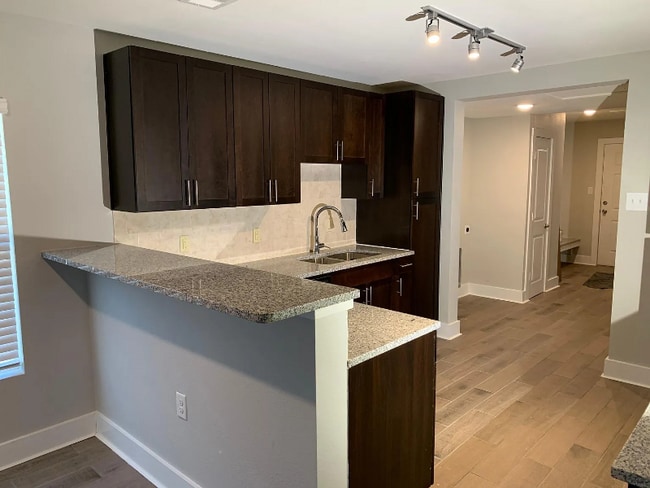 Building Photo - 2535 Sharon St