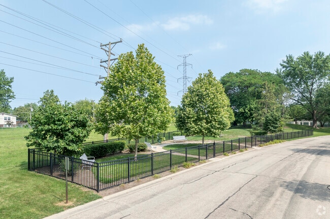 Dog Run - Stonebridge of Arlington Heights