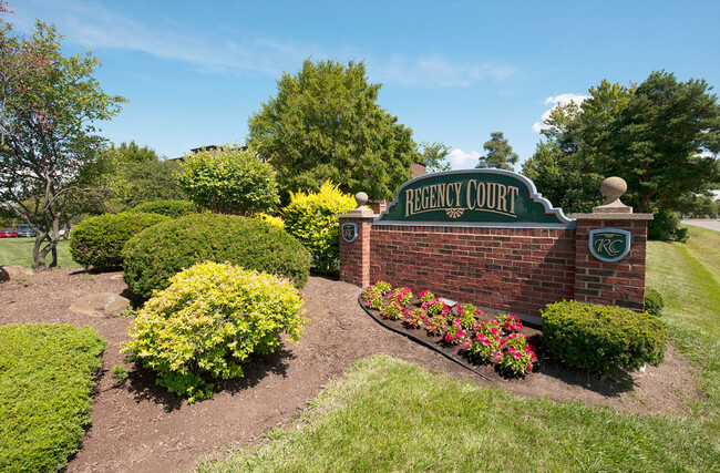 Regency Court Apartments Rentals in Orchard Park at 3835 Teachers Ln ...