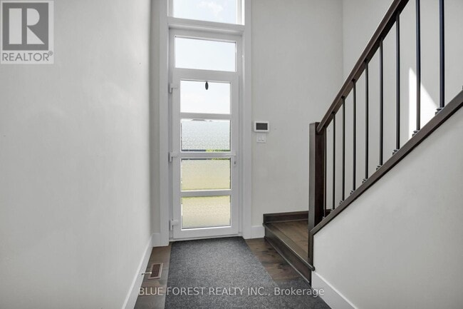 Building Photo - 2138 Wateroak Dr