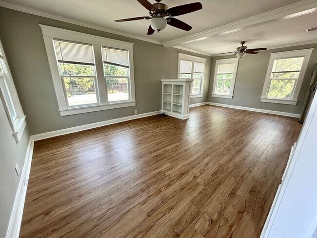 Foto del edificio - 5309 Seminole Ave