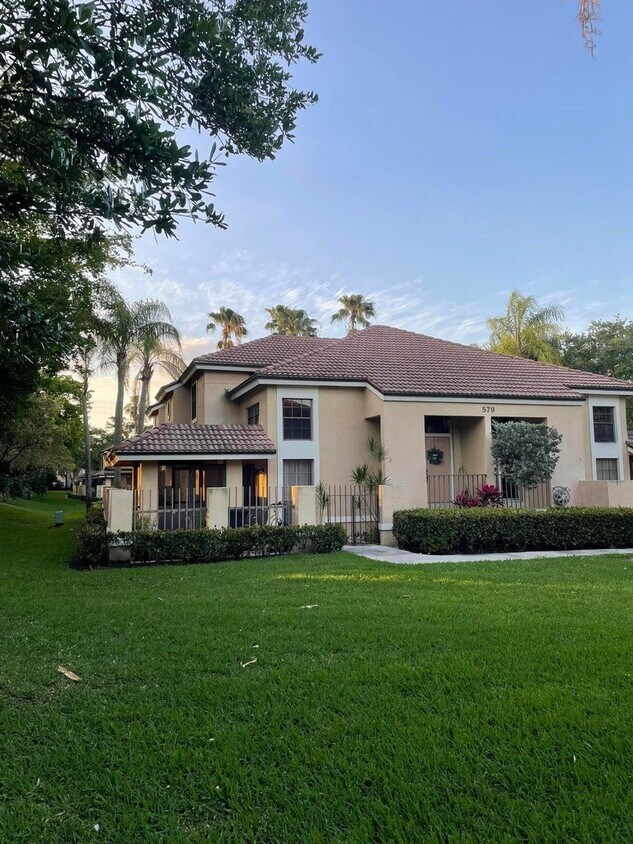 Foto principal - 579 Prestwick Cir