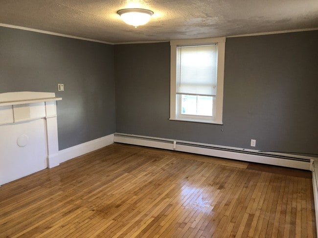 Living room - 254 Plimpton St