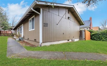 Building Photo - 4530-4532 S Thompson Ave