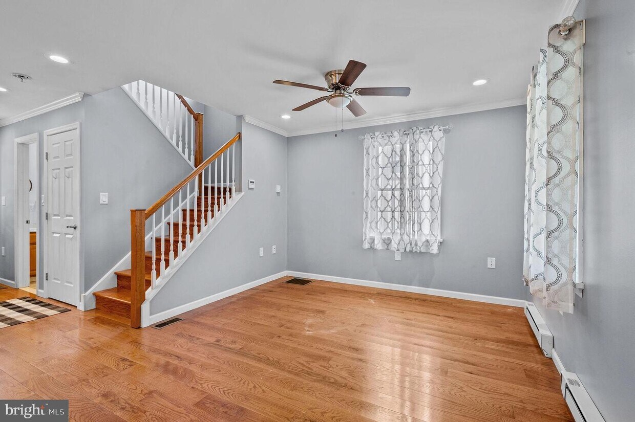 Primary Photo - 100 Cornell Ave
