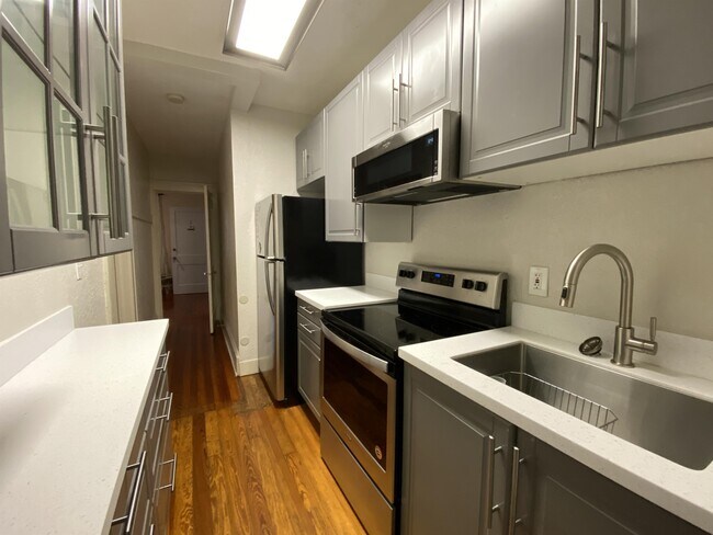 Foto del edificio - 622 Harwood Street - 2