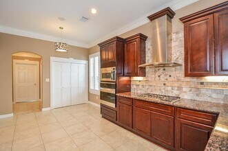 Building Photo - 2326 Walnut Bend Ln