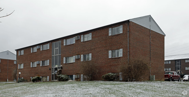 Primary Photo - 1001 Edgecombe Dr