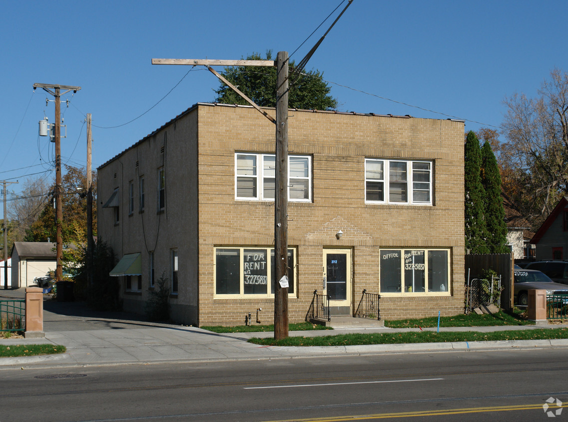 Building Photo - 3712 E Lake St