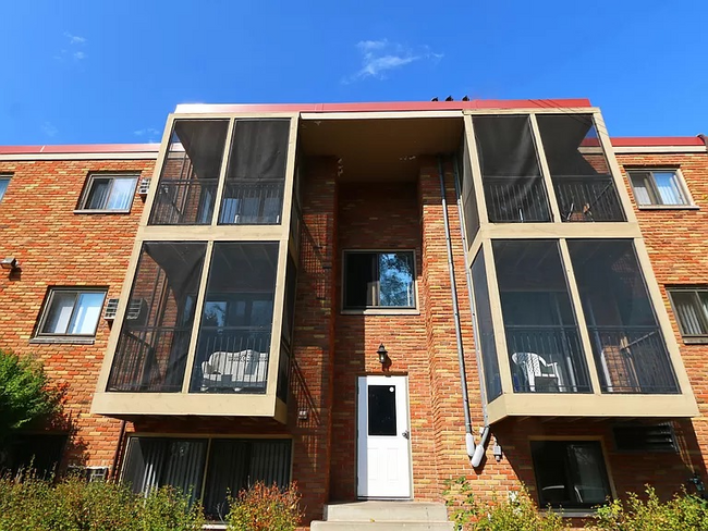 Foto del edificio - 316 Larpenteur Ave E