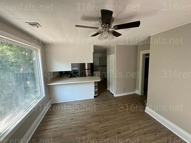 Foto del edificio - $900 - 2 bedroom/ 1 bathroom - Multi Famil...
