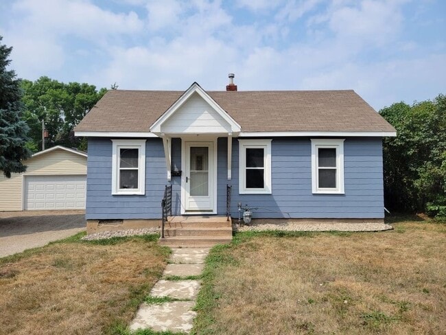 Building Photo - 2079 Sherwood Ave
