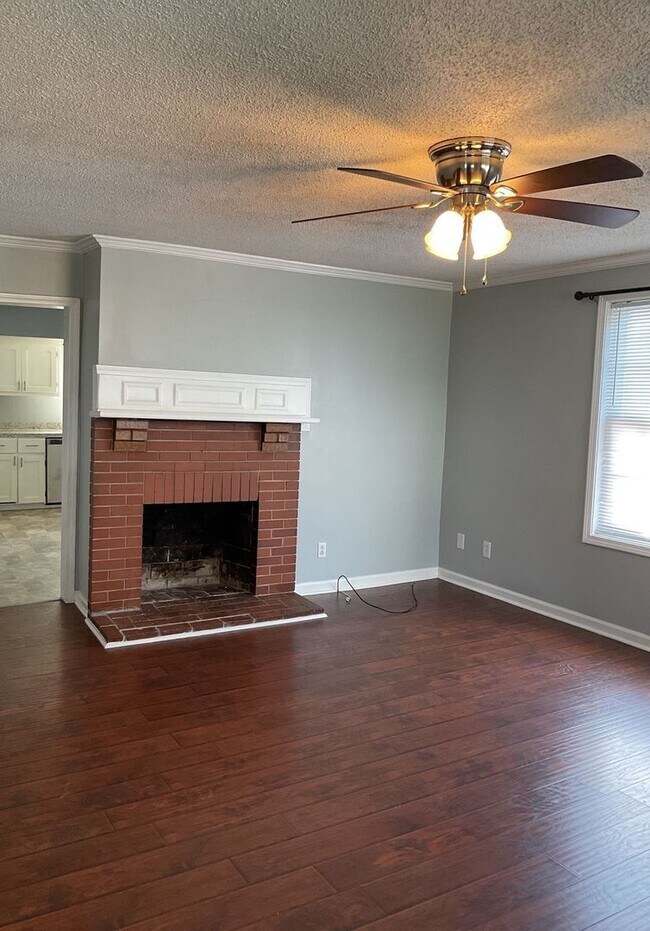 Building Photo - Beautiful 2 Bedroom  in Cramerton!