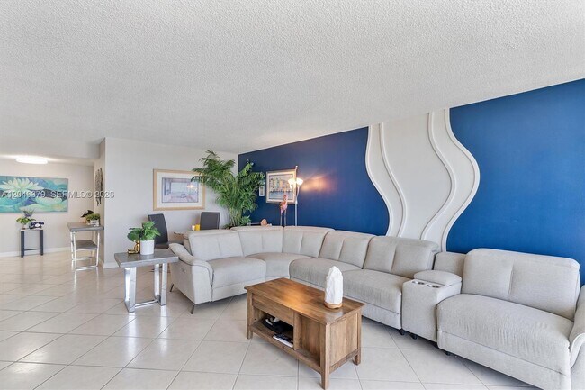 Foto del edificio - 18031 Biscayne Blvd
