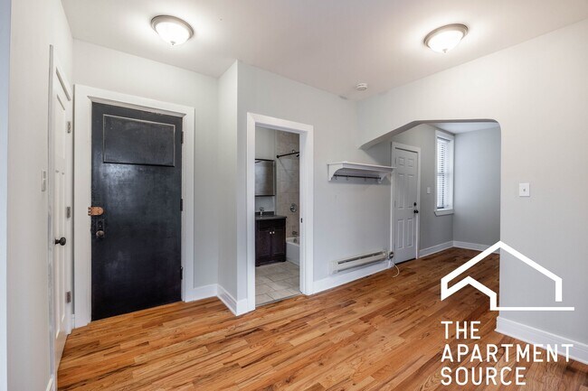 Building Photo - 4407 N Wolcott Ave