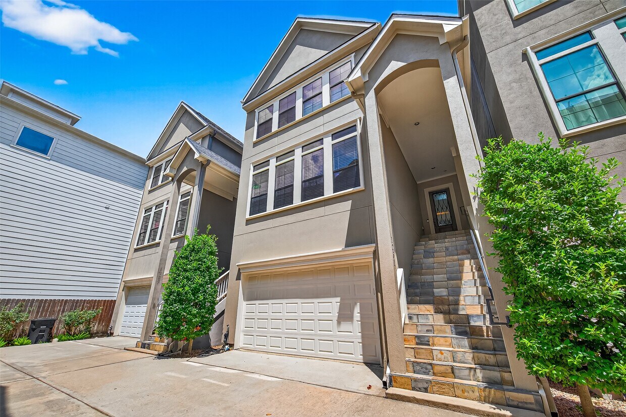 Foto principal - 1231 W 24th St