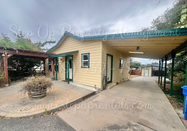 Foto del edificio - Charming Angels Camp Cottage with Solar