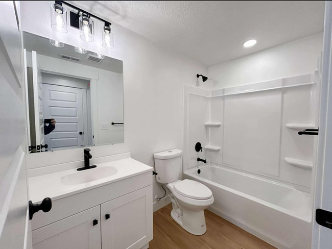 Foto del edificio - 2722 Blue Dawn Ln