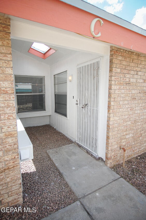Primary Photo - 11430 Sundrop Ct