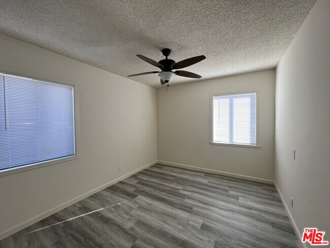 Foto del edificio - 5612 Vonnie Ln