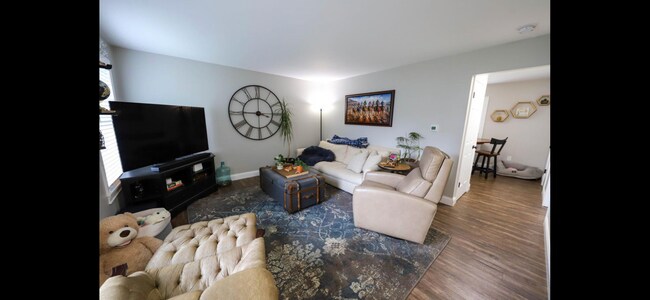 Living Room, hallway to kitchen - 1107 24th St