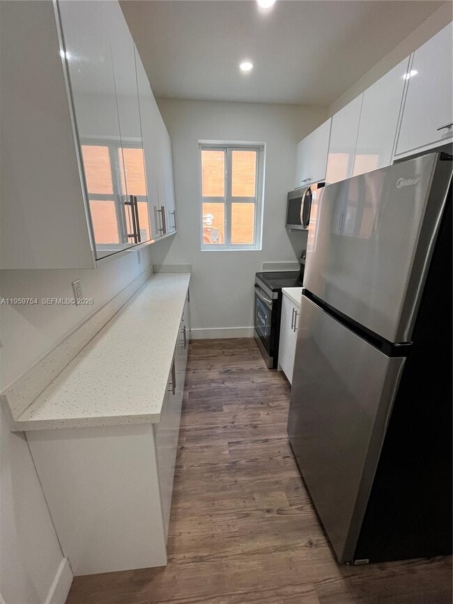 Foto del edificio - 321 SW 9th Ave